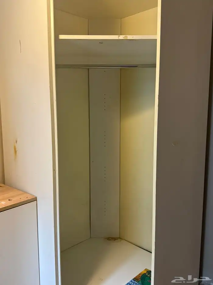 غرفة نوم سرير 180 مع المطرح وتسريحه و2 كومدي ودلاب كورنر 13