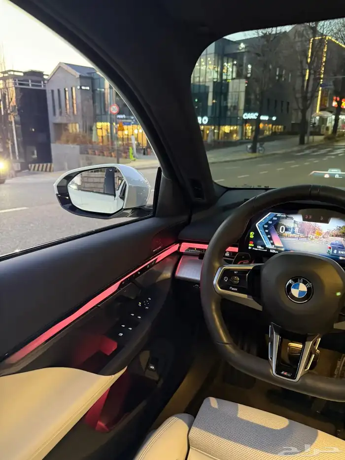 بي ام دبليو 520i 26