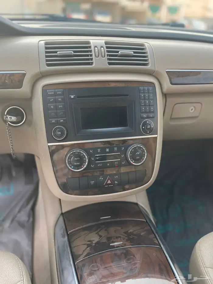 للبيع مرسيدس مخزن R300 2011 29