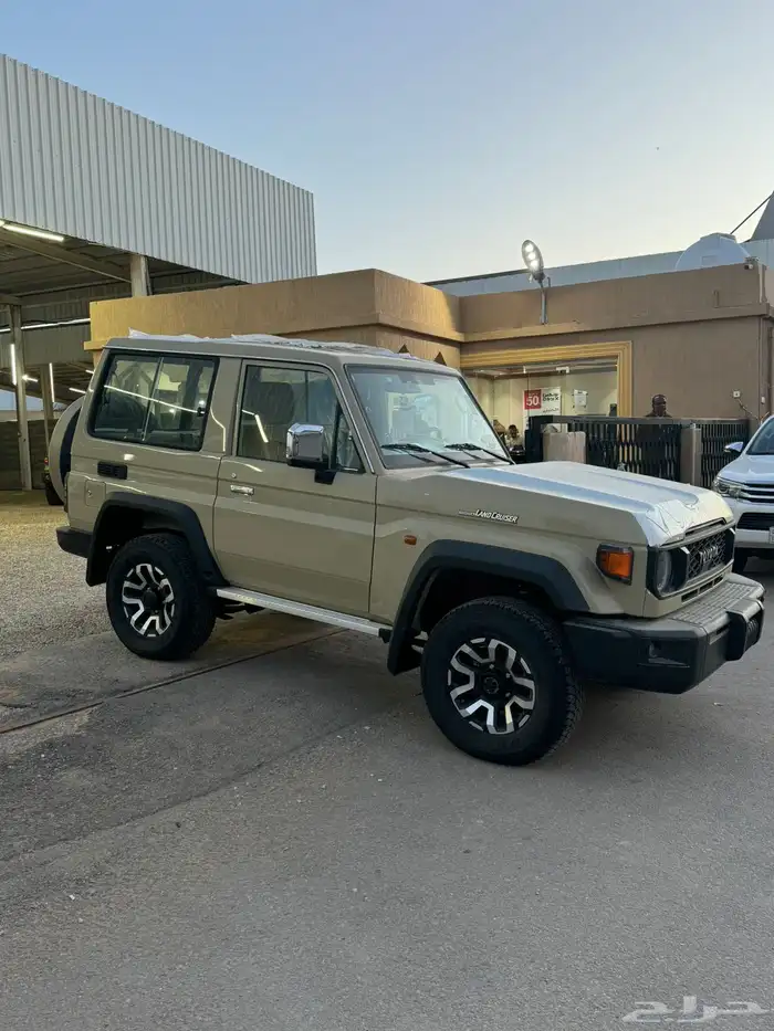 تويوتا ربع 2025 سعودي فل كامل بنزين قير اتوماتيك جديد بيج 4