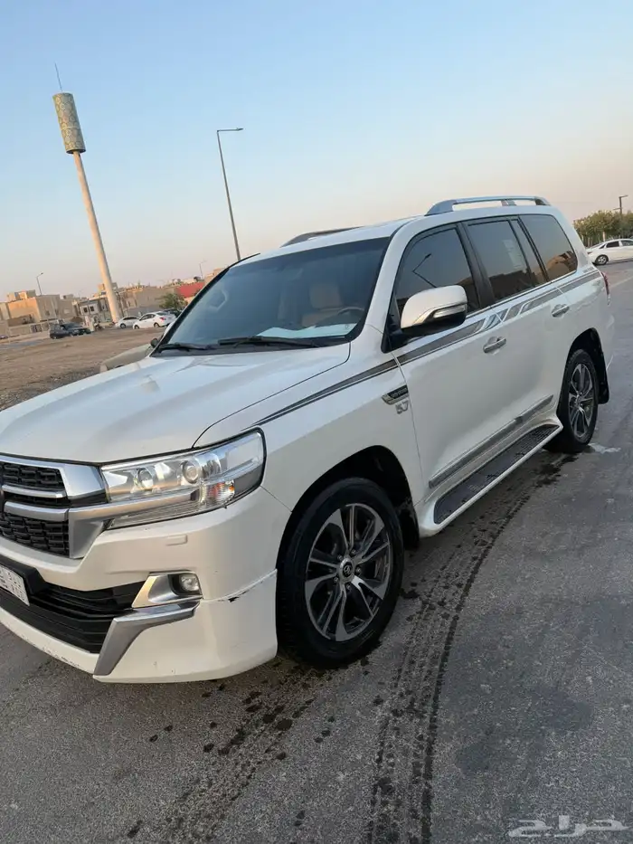 جيب لاندكروزر VXR 2018 6