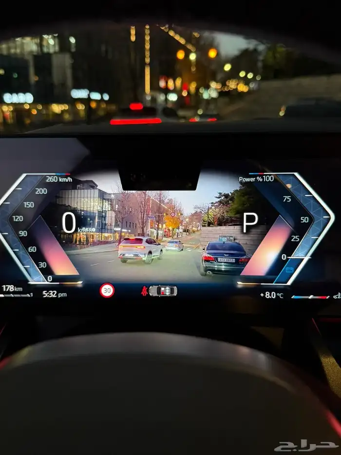 بي ام دبليو 520i 32