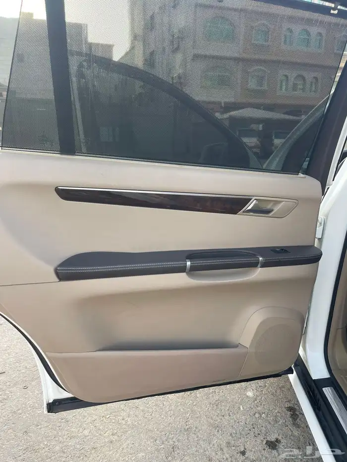 للبيع مرسيدس مخزن R300 2011 19