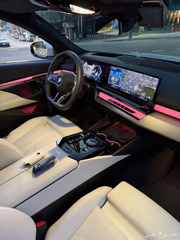 بي ام دبليو 520i 1