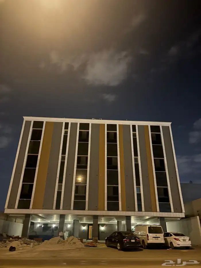 شقق فاخرة للايجار السنوي حي العارض للعوائل 11