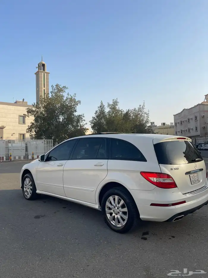 للبيع مرسيدس مخزن R300 2011 14