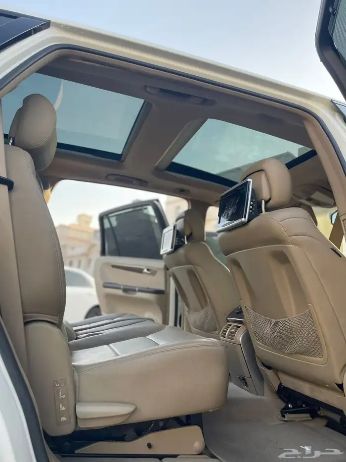 للبيع مرسيدس مخزن R300 2011 24