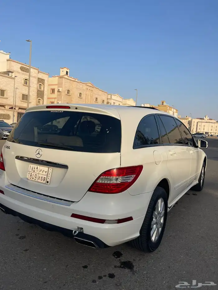للبيع مرسيدس مخزن R300 2011 17
