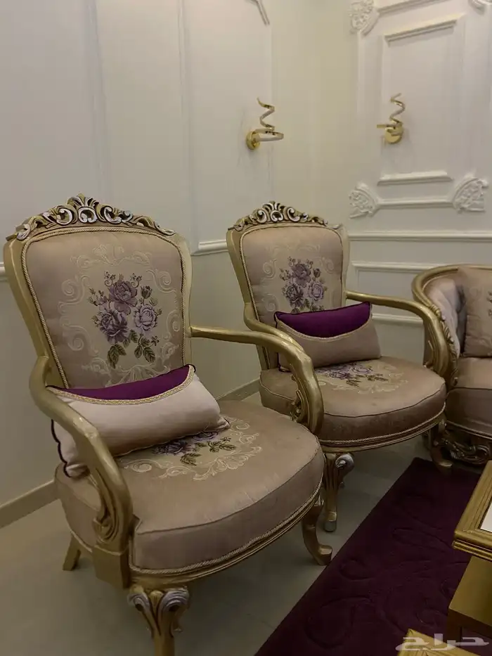 كنب مجلس مع الستاره والطاولات والسجاد بدون المكيف 2