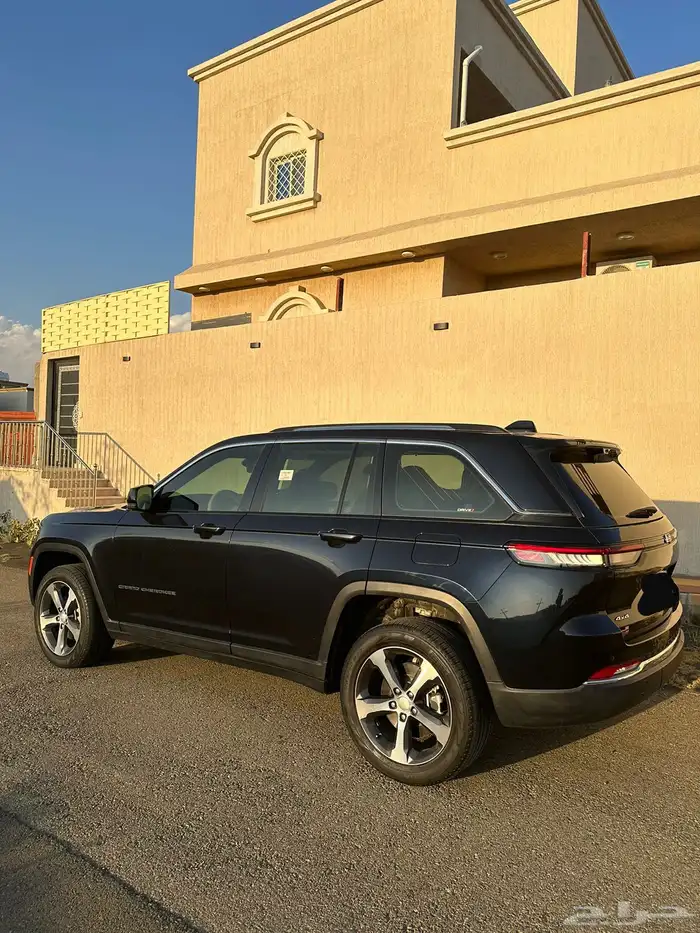 جيب جراند شيروكي 2023 ليمتد بلس 6