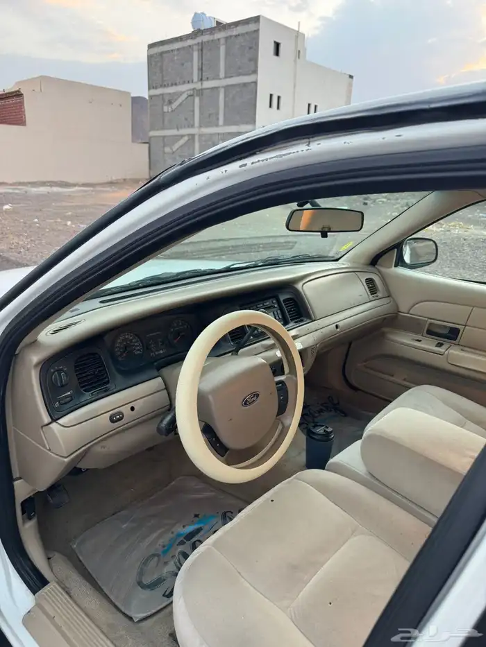 فورد بوليسي 2011 8