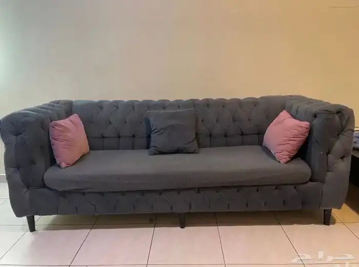 طقم كنب بحالة جيدة جدا والسعر قابل للتفاوض 0