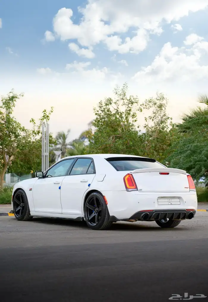 Chrysler srt 8 كرايسلر 19