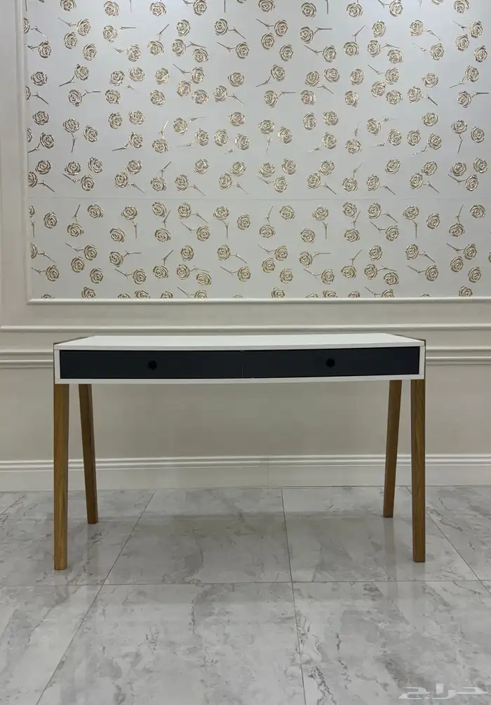 مكتب ابيض للبيع 1