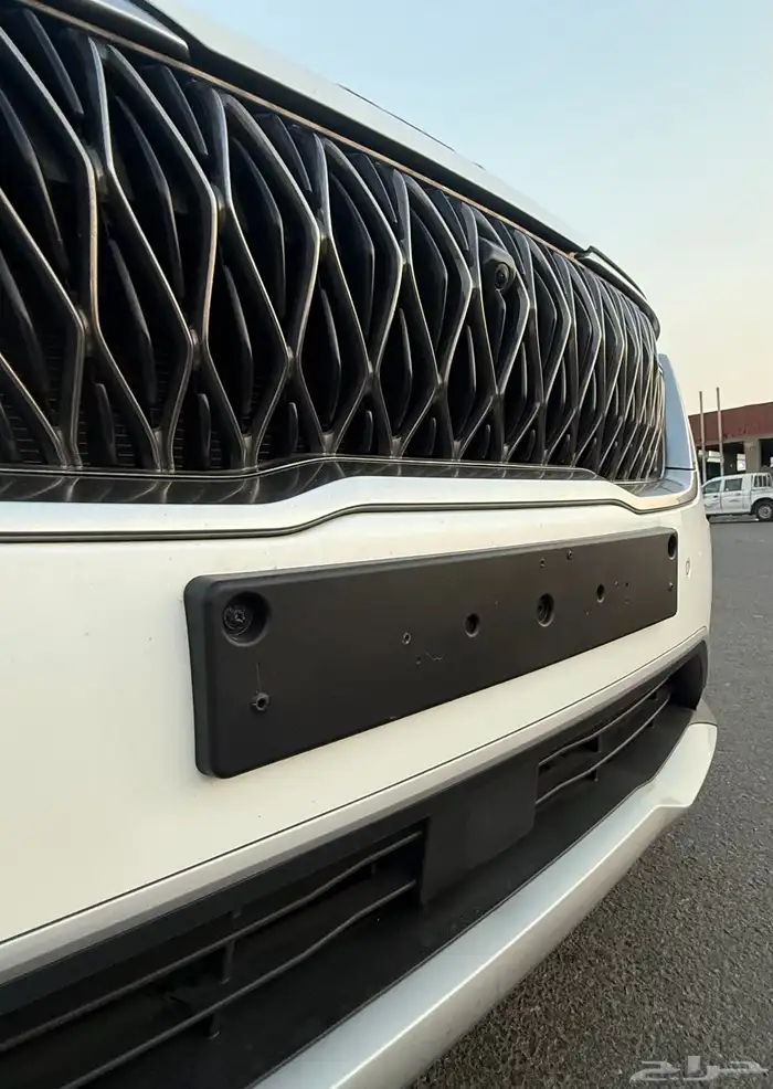 كيا كارنفال 2023 ( بنزين ) نص فل شبه جديدة 8