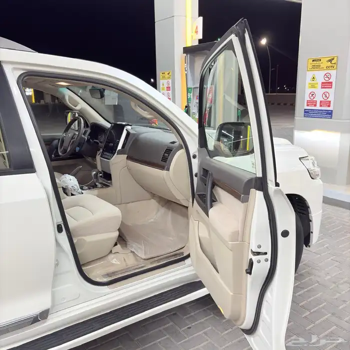 جيب لاندكروزر 2018 11