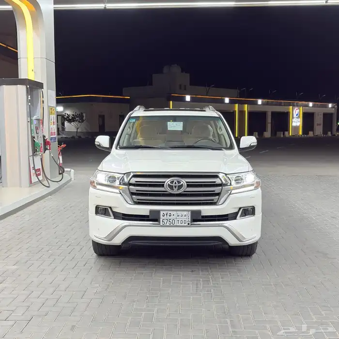 جيب لاندكروزر 2018 0