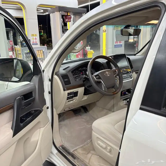 جيب لاندكروزر 2018 16