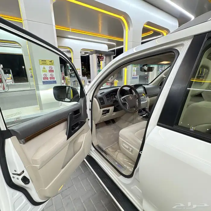 جيب لاندكروزر 2018 17