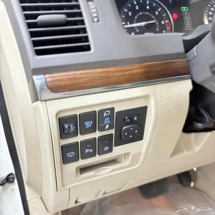 جيب لاندكروزر 2018 25