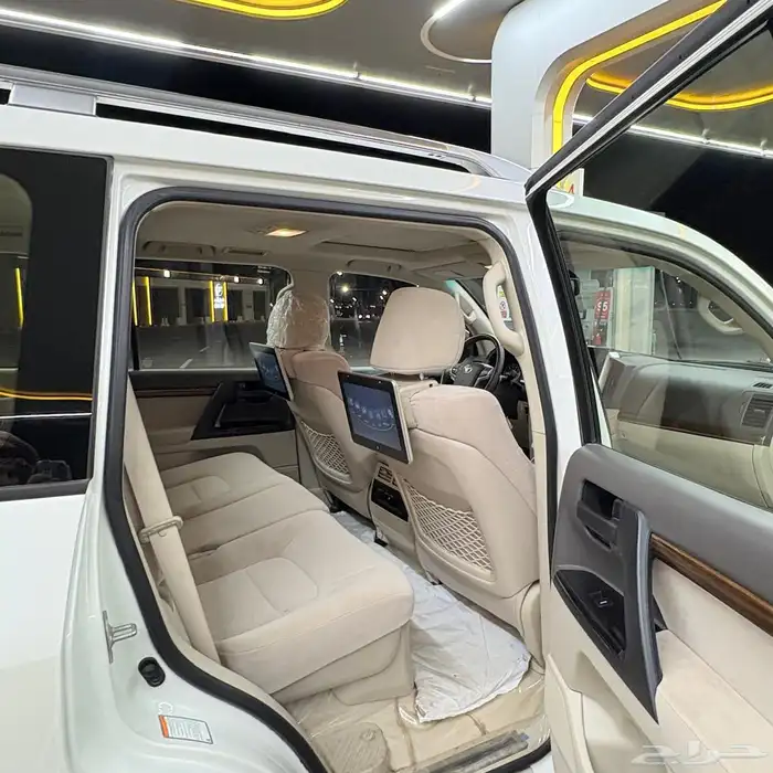 جيب لاندكروزر 2018 15