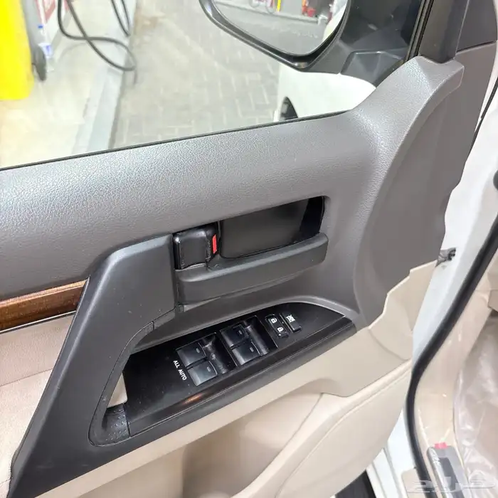 جيب لاندكروزر 2018 26