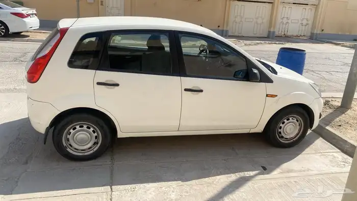 للبيع فورد فيجو 2012 1