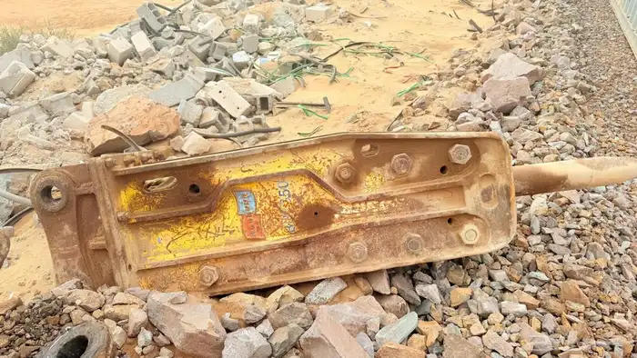 ورشة صيانة معدات ثقيلة 31