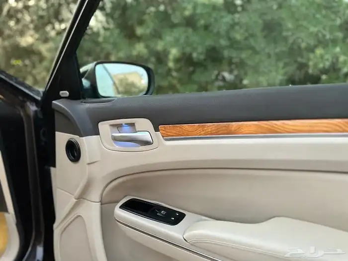 كرايسلر C300 2012 ( لعشاق التعديل و النظيف ) 48