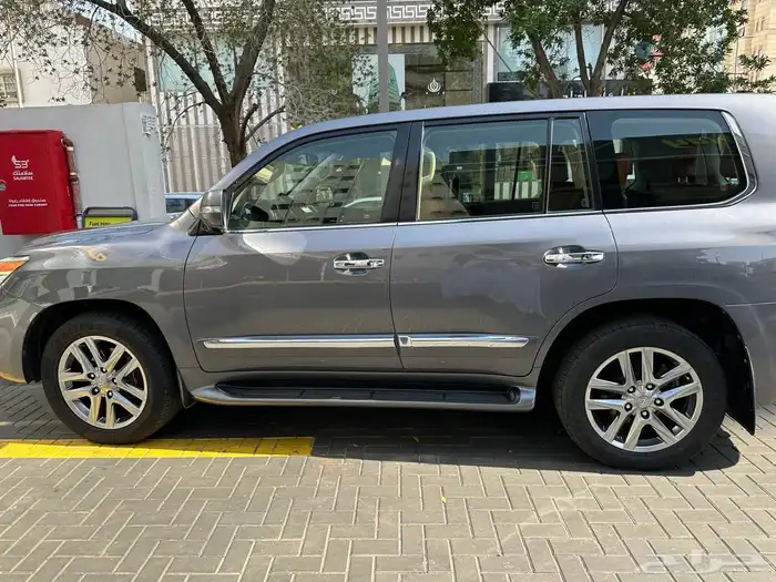 لكزس LX570فل كامل 2012 54