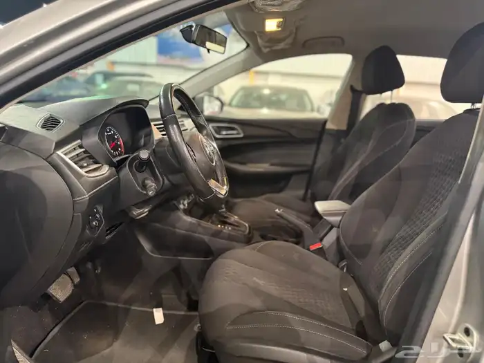 ام جي 5 MG 2023 نص فل 9