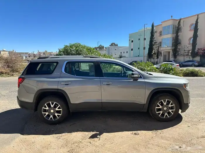 اكاديا جي ام سي 8