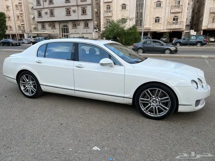 بنتلي فلاينج سبير 2013 سعودي ممشى قليل الحد 30