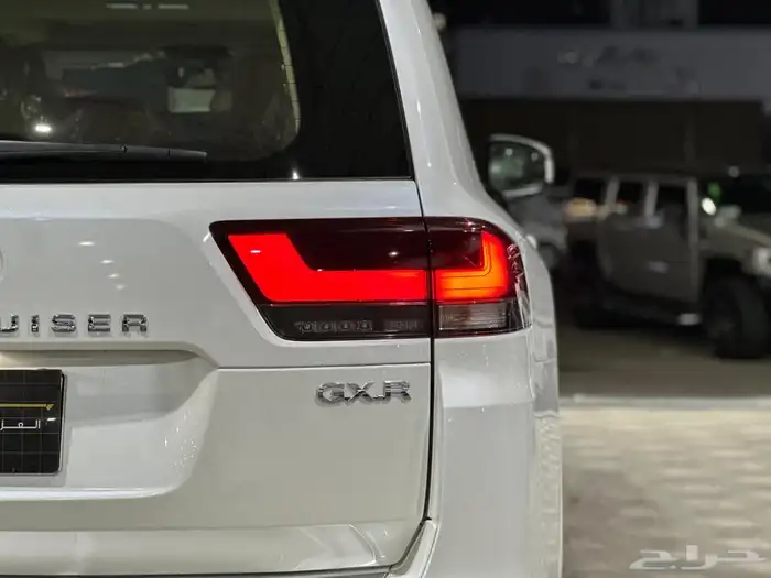 لاندكروزر GXR L3 موديل 2024 ديزل عداد 1000 كم شبه جديد 6