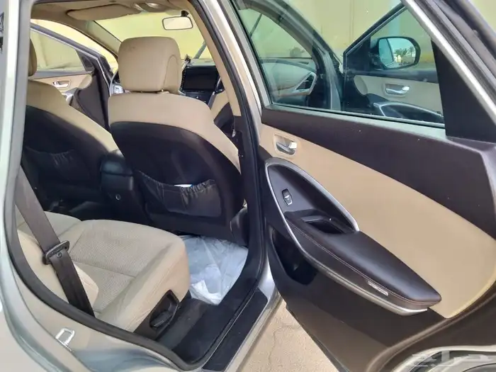 Hyundai grand santafai 2016 4