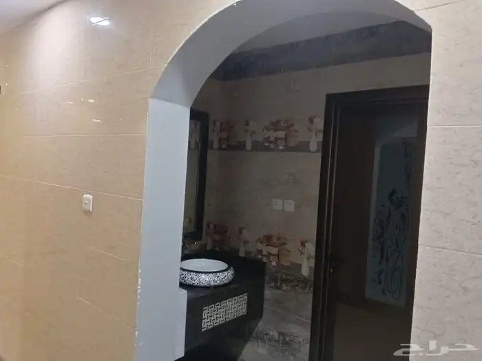 شقة للإيجار بسطح خاص في الفاخرية الدمام 7