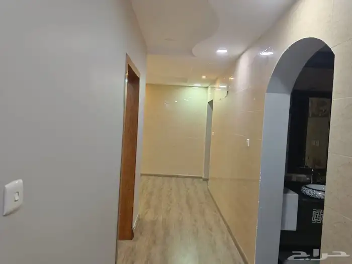 شقة للإيجار بسطح خاص في الفاخرية الدمام 5