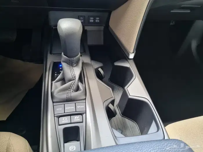 كامري استاندر هايبرد اسود 2025 13