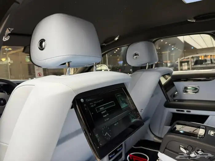 Rolls-Royce ghost 2023 7