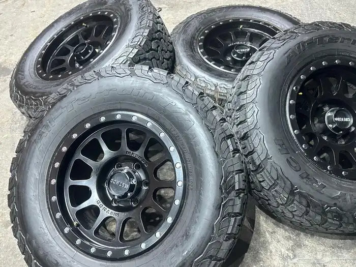 جنوط ميثود 6 مسمار مع كفرات نص حجري مقاس 17 0