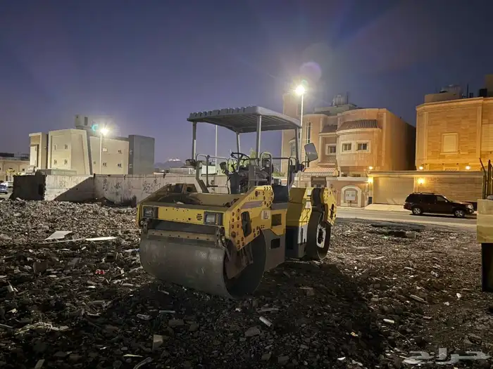 ورشة صيانة معدات ثقيلة 20