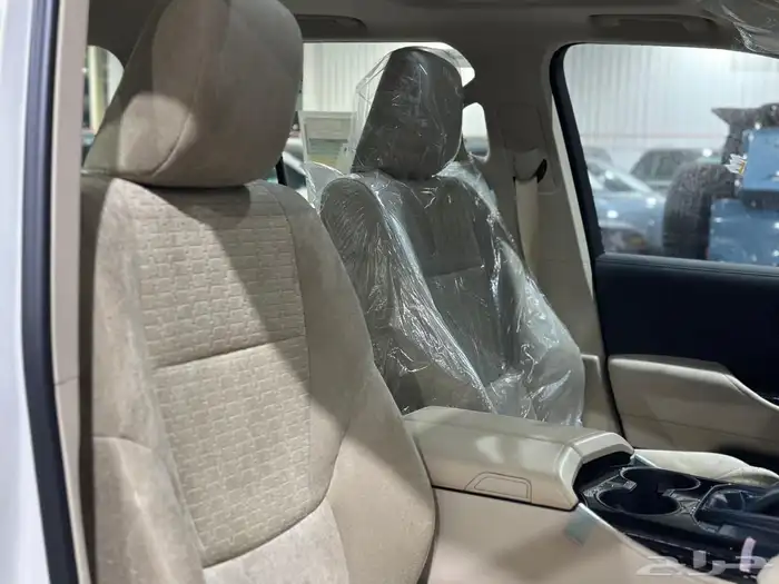 لاندكروزر GXR L3 موديل 2024 ديزل عداد 1000 كم شبه جديد 9