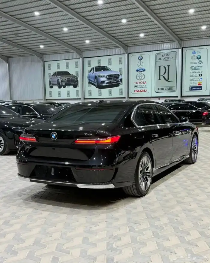 بي ام دبليو 735 2023 اسعار مناسبة فل ناغي كامل تحت الضمان 15
