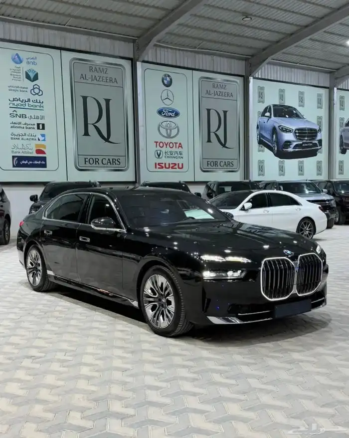 بي ام دبليو 735 2023 اسعار مناسبة فل ناغي كامل تحت الضمان 13