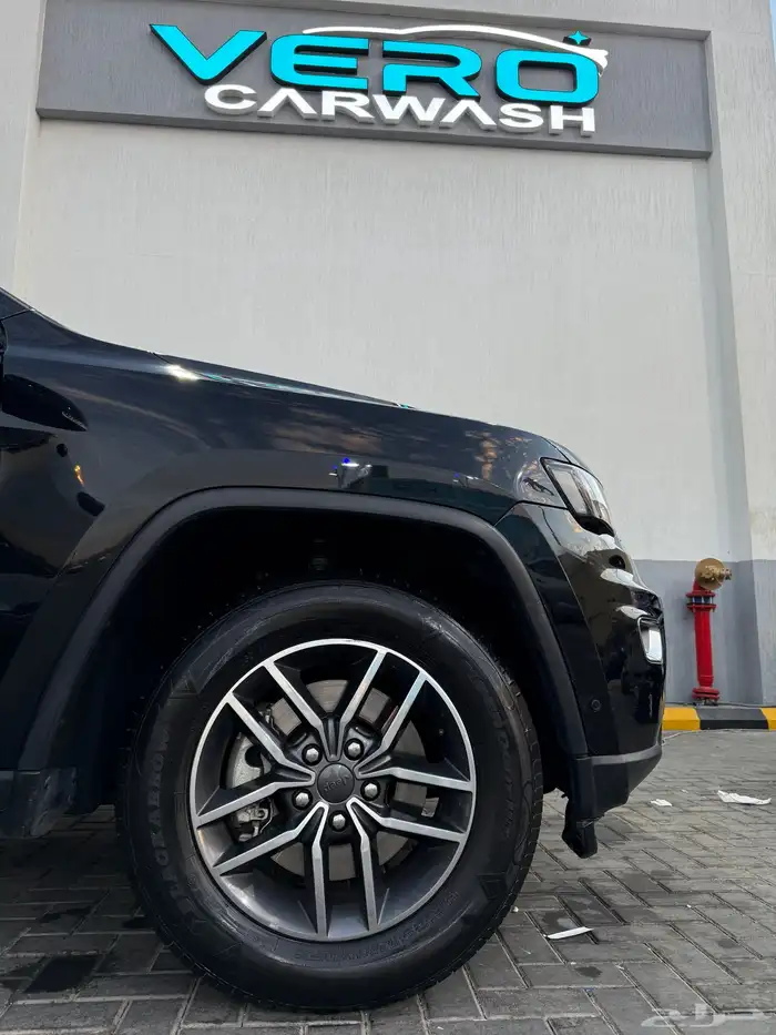 جيب جراند شيروكي 2020 أسود ملكي سعودي نظيف 5