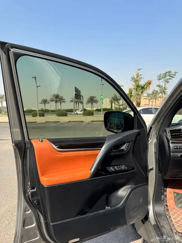 لكزس LX 2016 9
