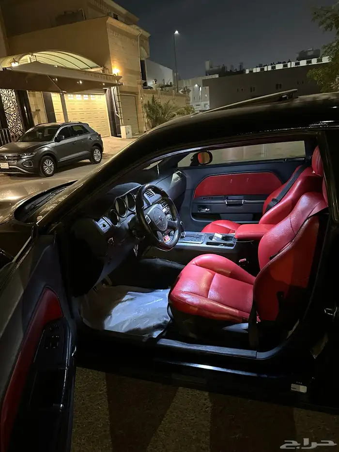 دوج تشالنجر 8