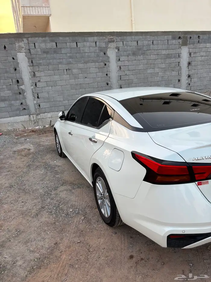 نيسان التيما 4