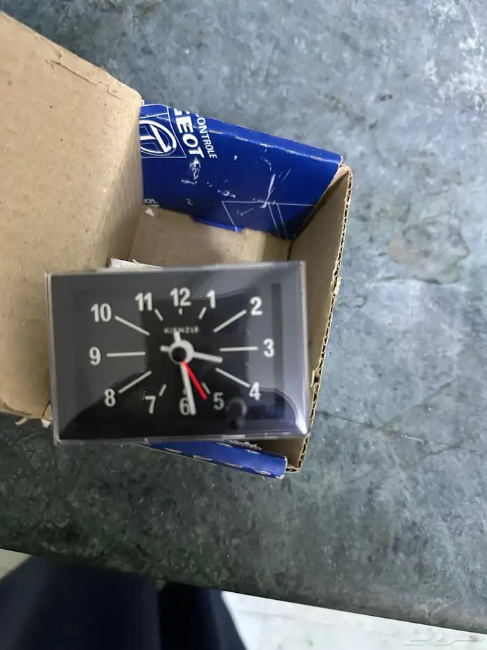 لعشاق التراث ساعه سياره بيجو 1984 505 0