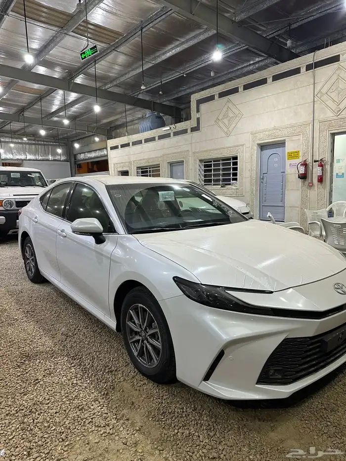 كامري 2025 بنزين استاندر E اصفار اقل سعر 3